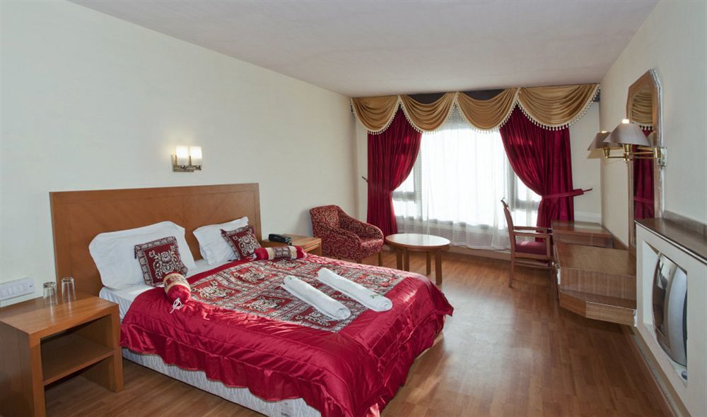 Fabhotel Khems Shoram Palace Road Ooty Kültér fotó