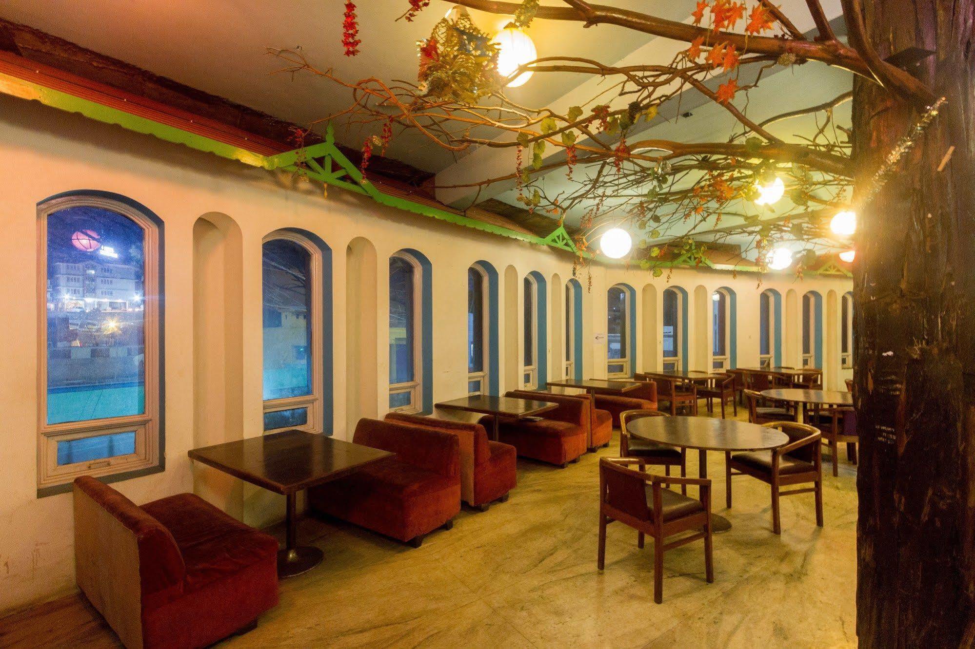 Fabhotel Khems Shoram Palace Road Ooty Kültér fotó