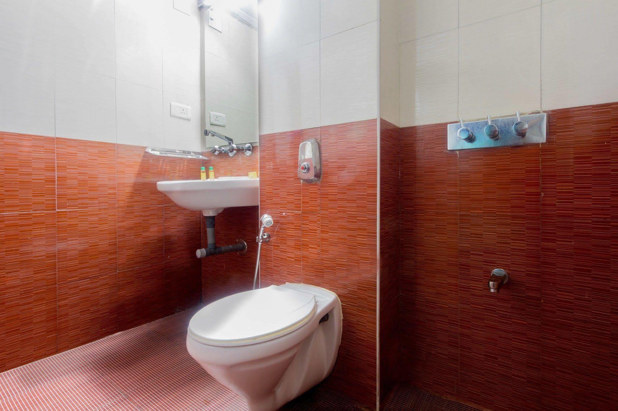 Fabhotel Khems Shoram Palace Road Ooty Kültér fotó