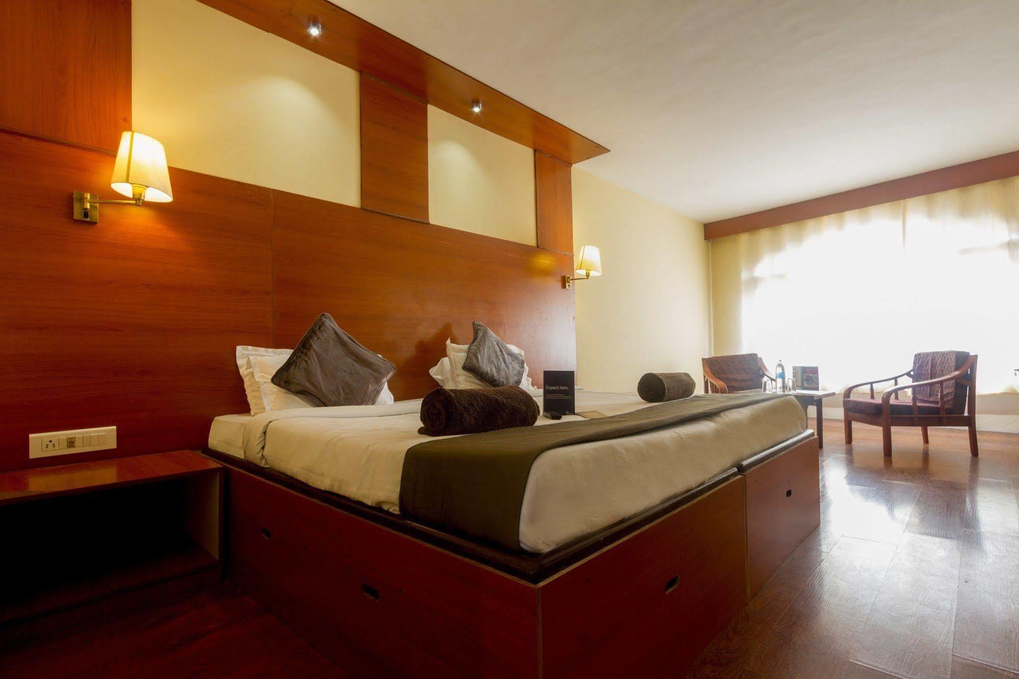 Fabhotel Khems Shoram Palace Road Ooty Kültér fotó