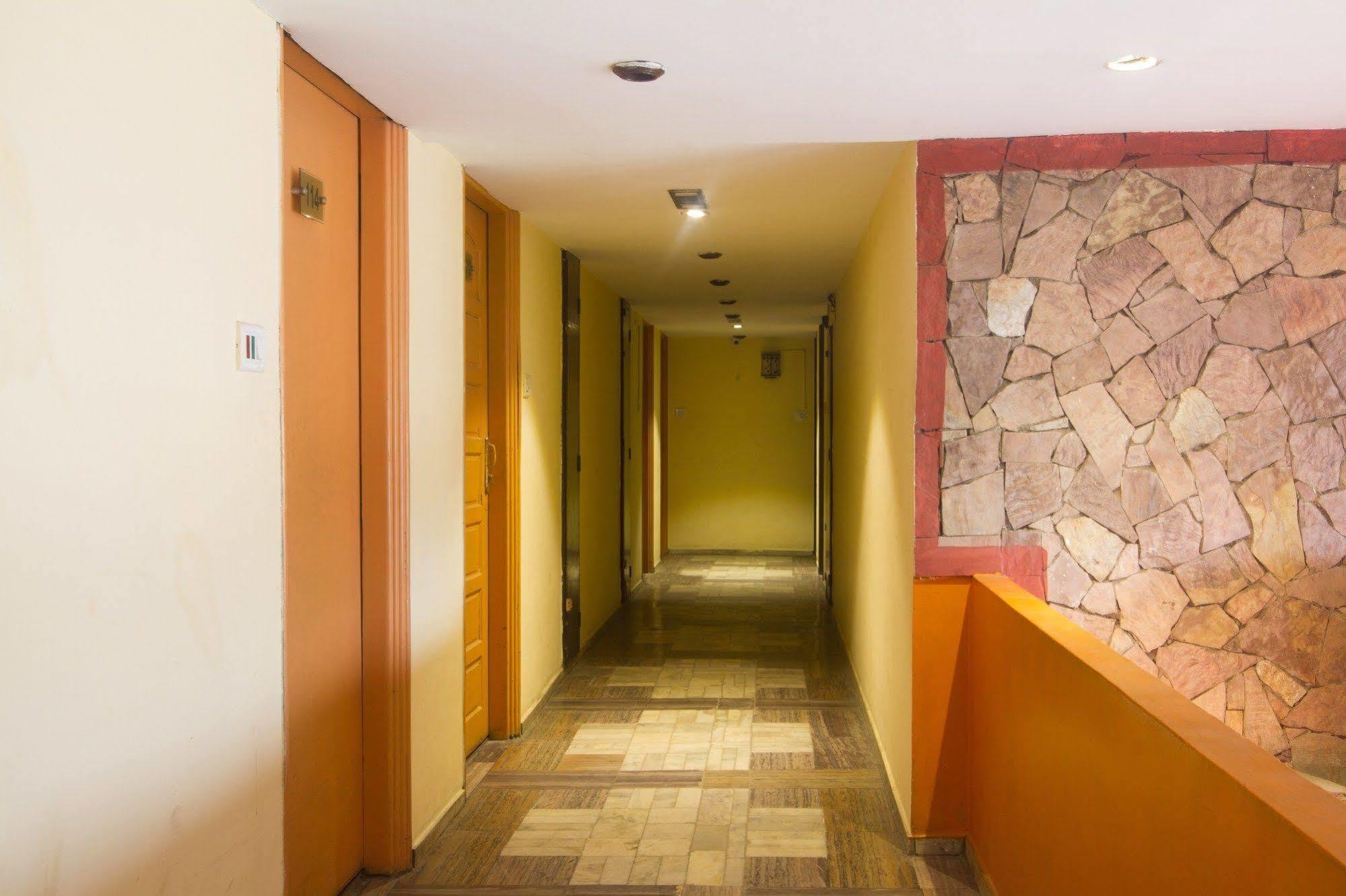Fabhotel Khems Shoram Palace Road Ooty Kültér fotó